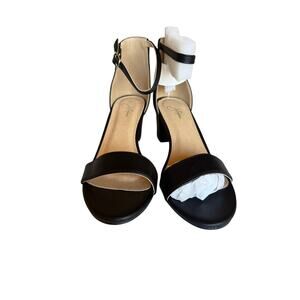 NIB J. Adams block heel sandal size 9